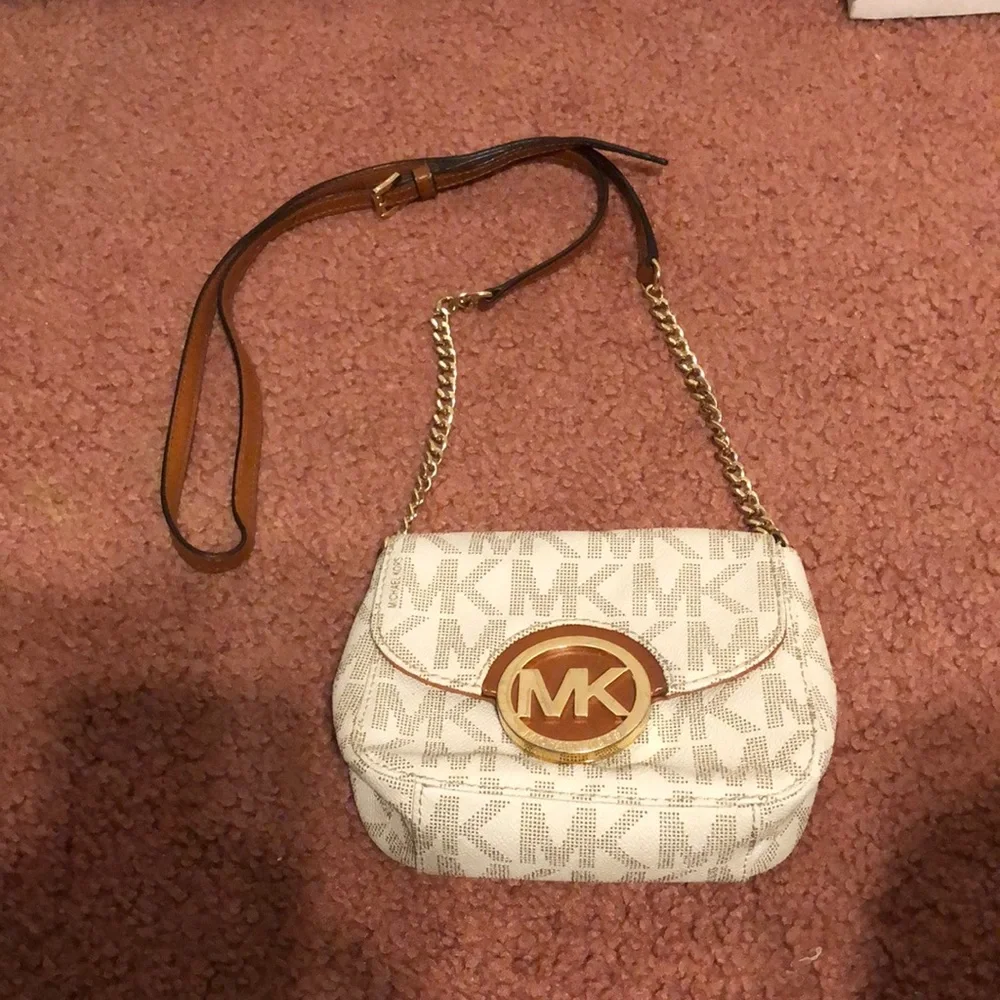 Gorgeous Michael Kors 🥳8xHP🥳Crossbody Bag